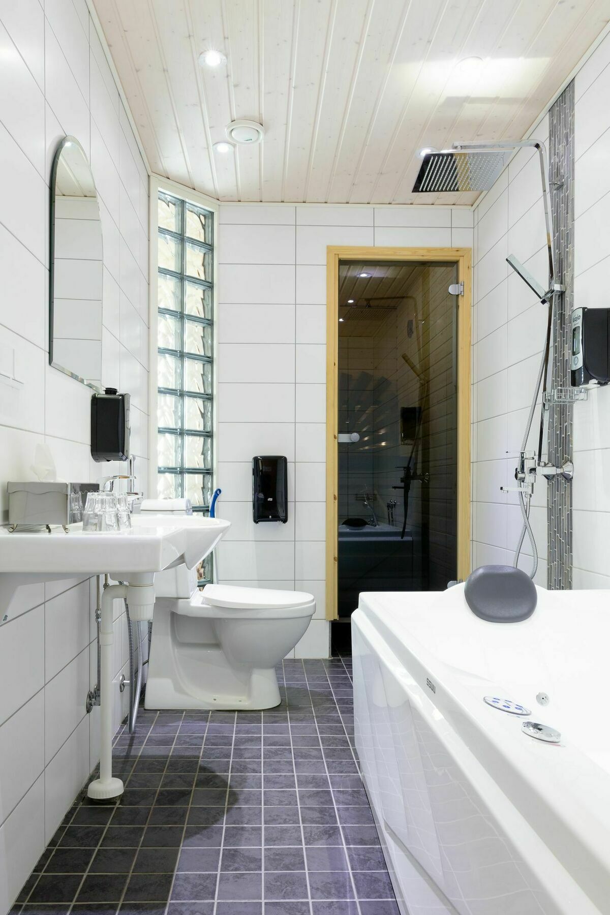 Samantta Hotel & Restaurant Haukipudas Eksteriør billede